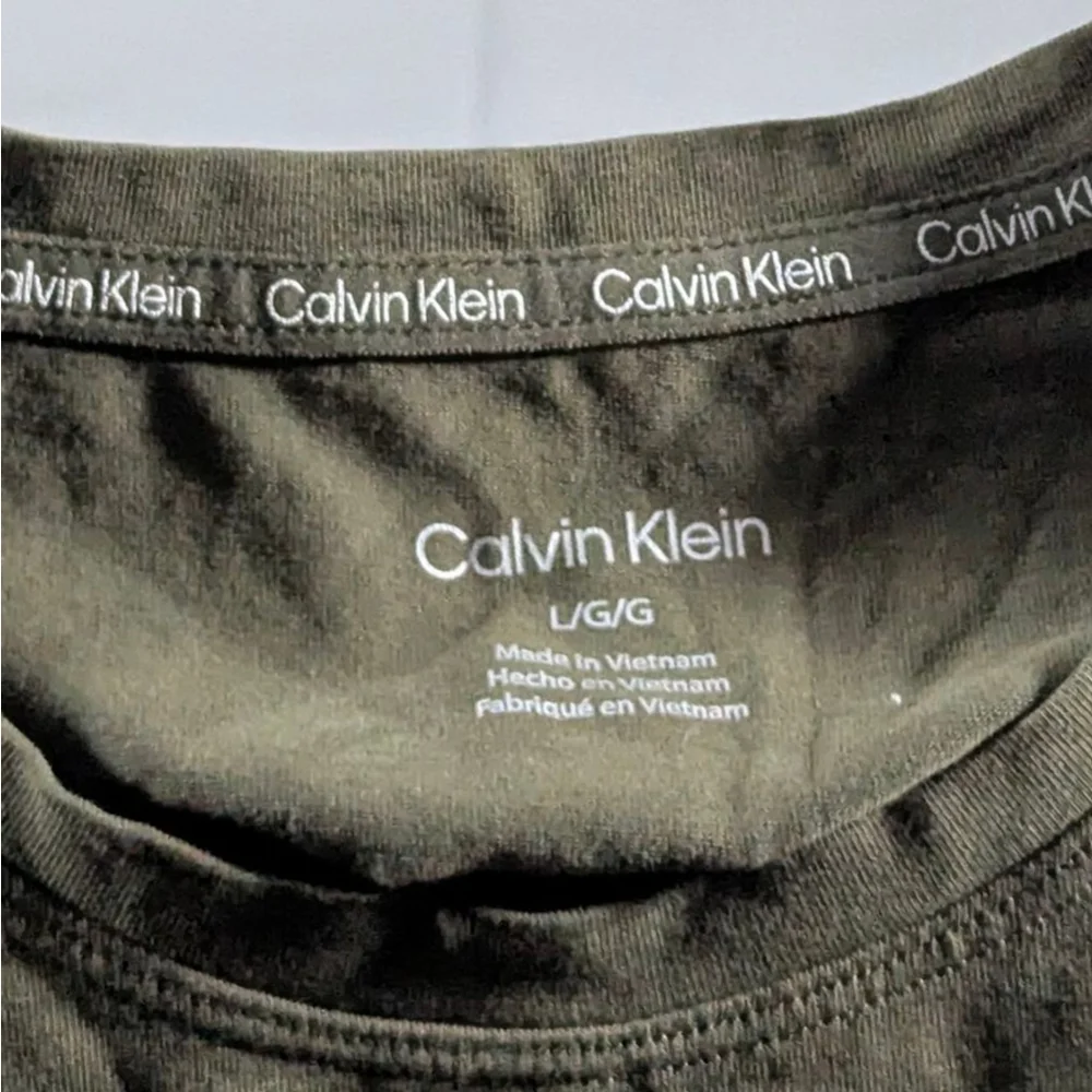Calvin Klein Olive Rhinestone Logo T-Shirt Size Large - Picture 3 of 3